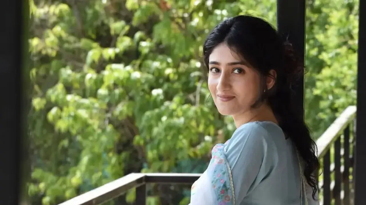 IAS Neha Byadwal did not touch mobile phone for 3 years during UPSC preparation!