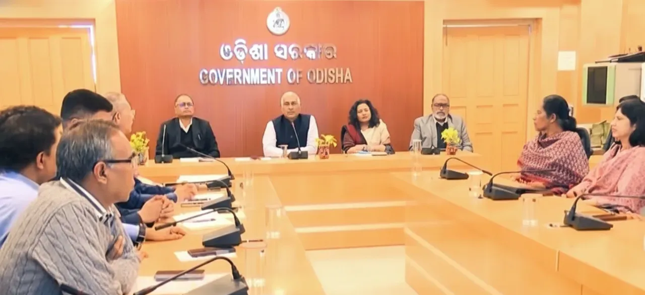 Outgoing Chief Secretary Manoj Ahuja holds final Secretaries’ meeting ahead of retirement