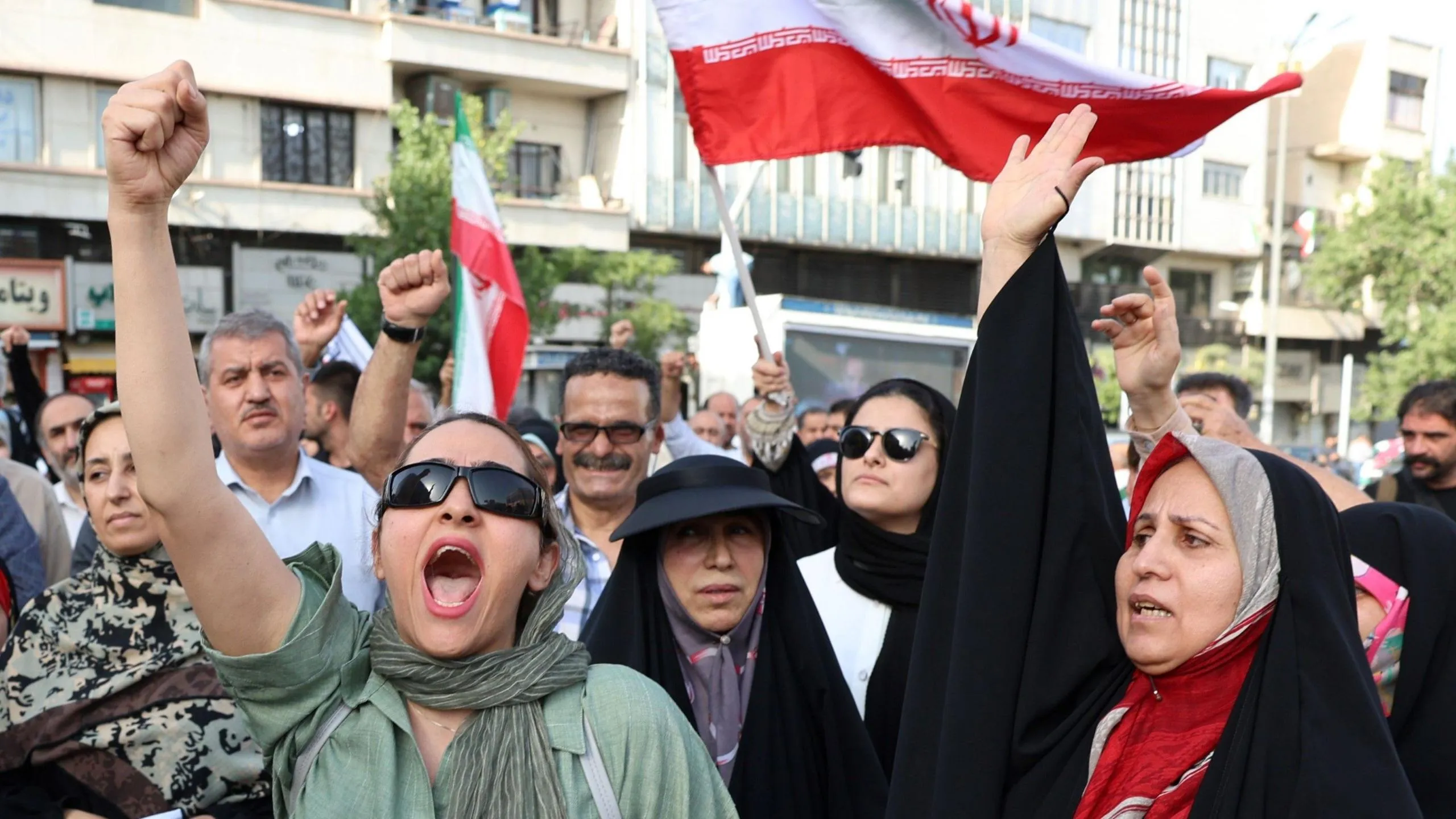 Iran sees intensifying demonstrations while internet access is cut and leadership delivers tough warnings.