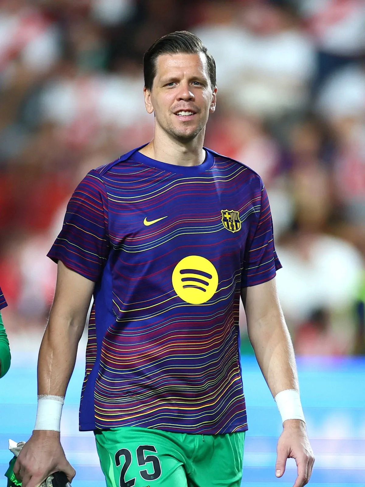 Lamine Yamal shares another clip of Szczesny smoking following Super Cup victory.