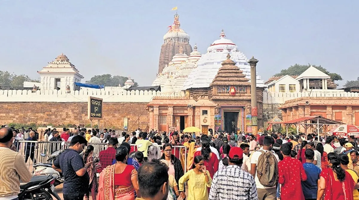 Puri Srimandir Sees Heavy Rush as Devotees Flock for Lord Jagannath’s Darshan
