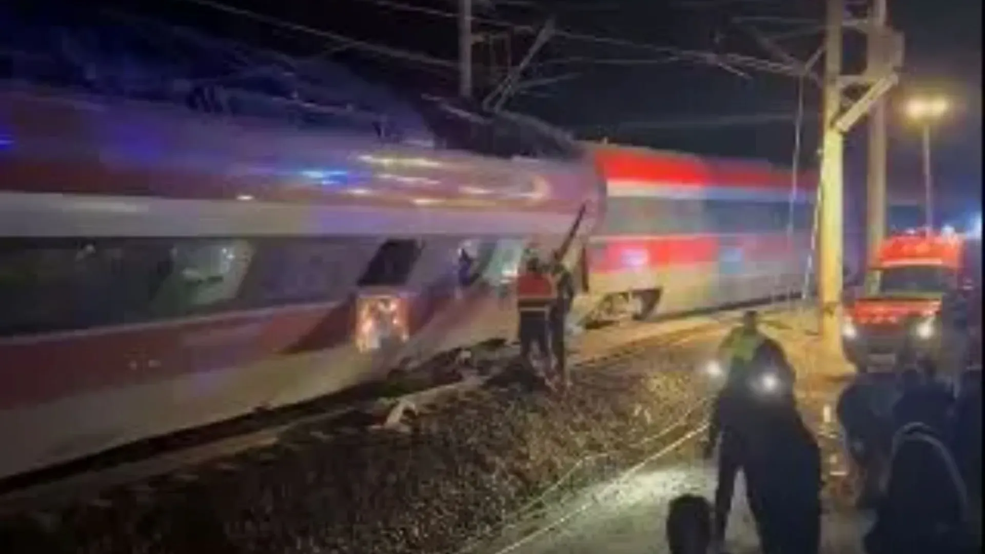 21 dead, 75 injured in high-speed train collision in Spain