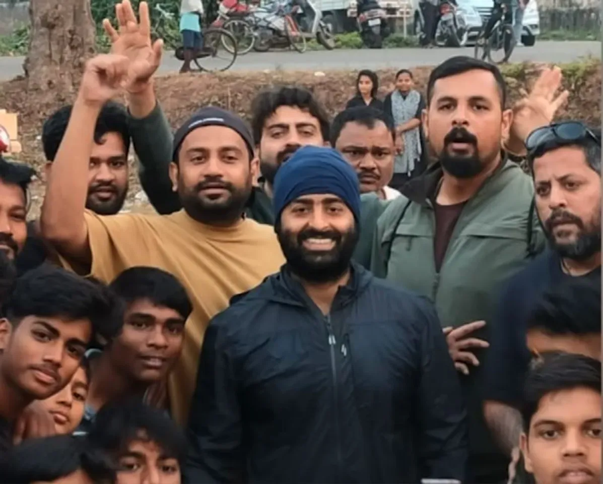 Bollywood Singer Arijit Singh visits historic Gadamadhupur Rajbati in Jajpur