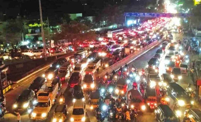 Traffic Chaos Grips Bhubaneswar, Daily Gridlock Disrupts Life in Odisha Capital