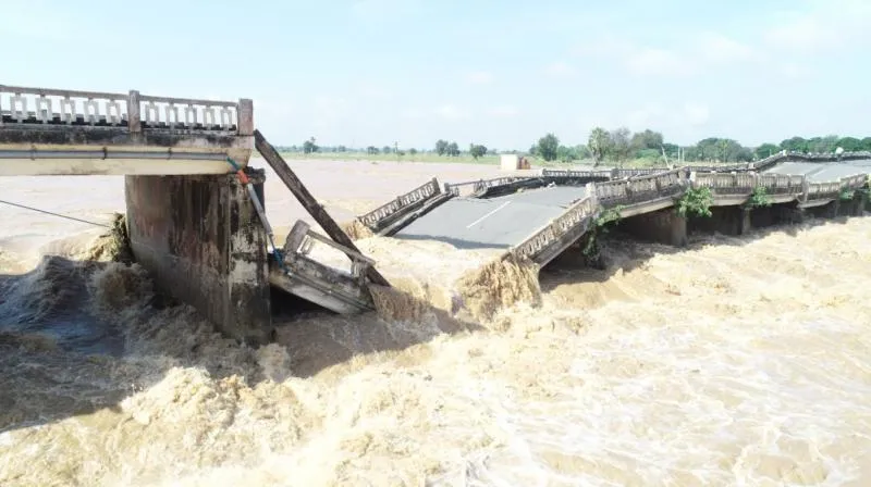 Decades-Old Bridge Collapses in Khordha, Odisha, Stranding Truck and Disrupting Village Connectivity