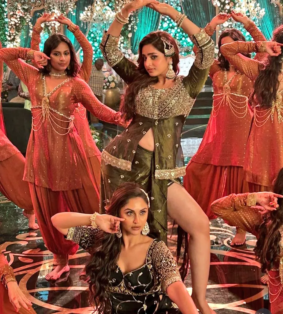 Dhurandhar Craze Continues in Pakistan Despite Ban: Girls’ Wedding Dance Goes Viral