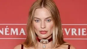 Margot Robbie Recalls Early Career Incident Involving Unsolicited Dieting Advice