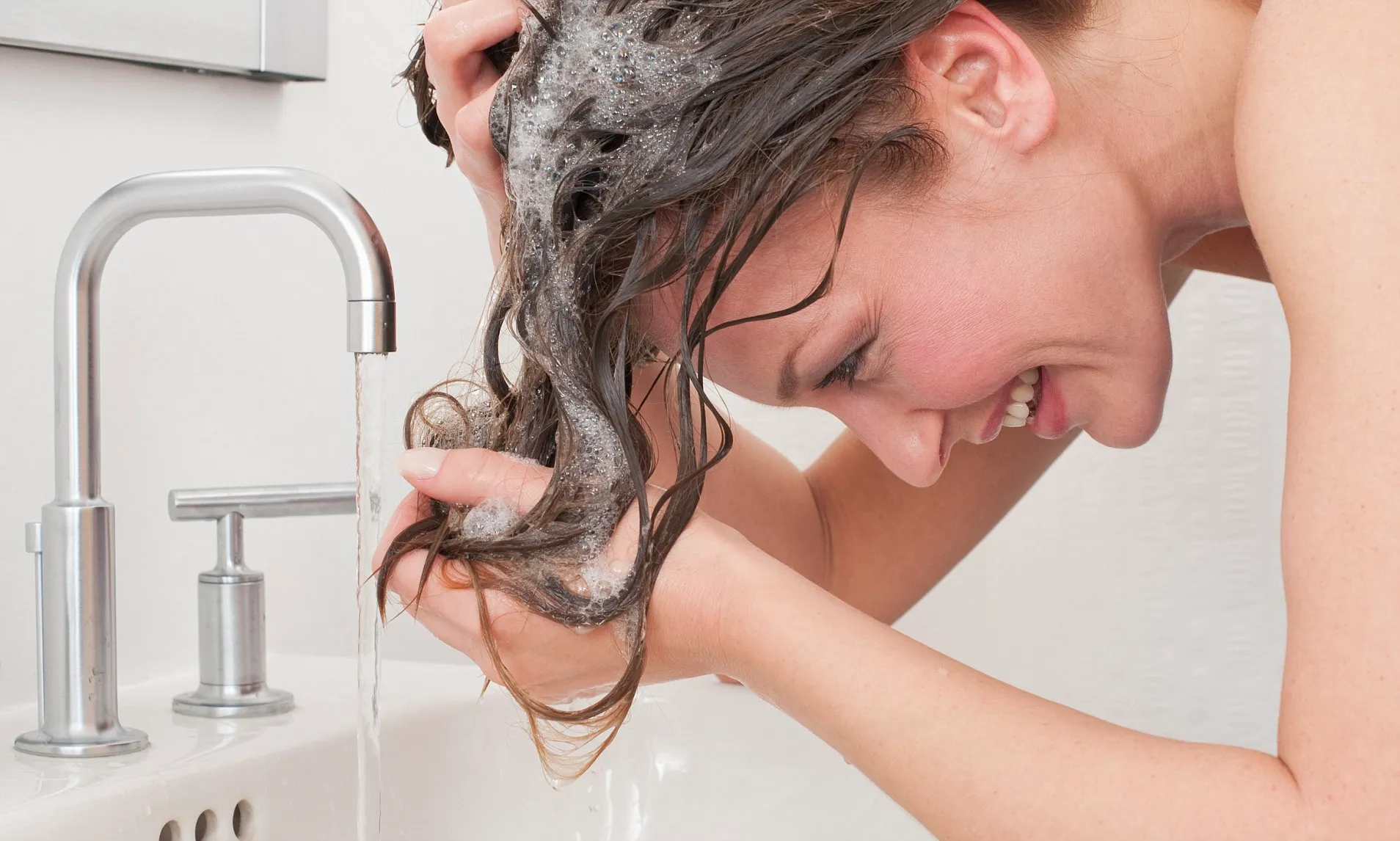 Why Using Anti-Dandruff Shampoo on Your Face Can Harm Your Skin