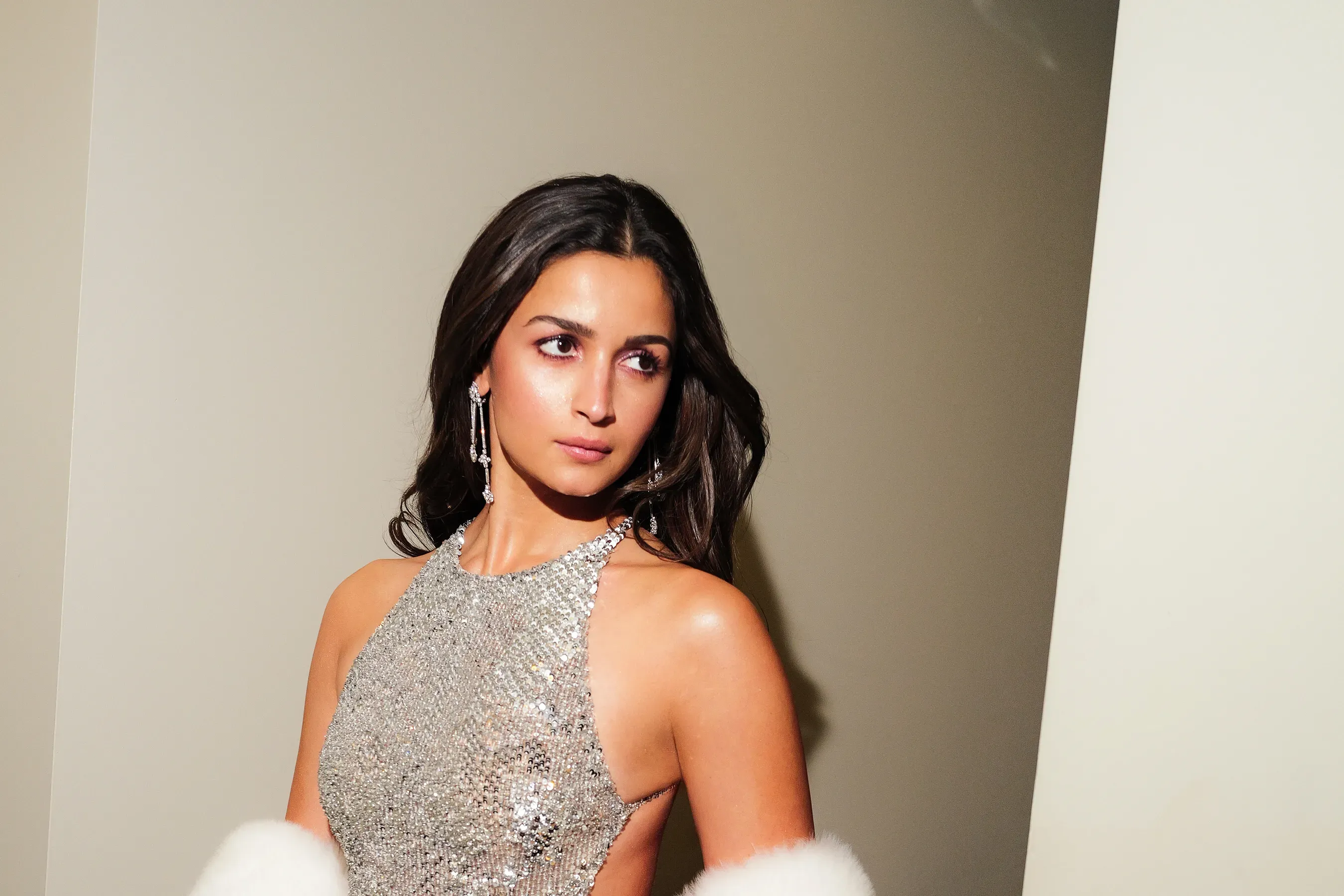 BAFTA 2026: Alia Bhatt Opens Speech in Hindi, Greets With “Namaskar” as Presenter