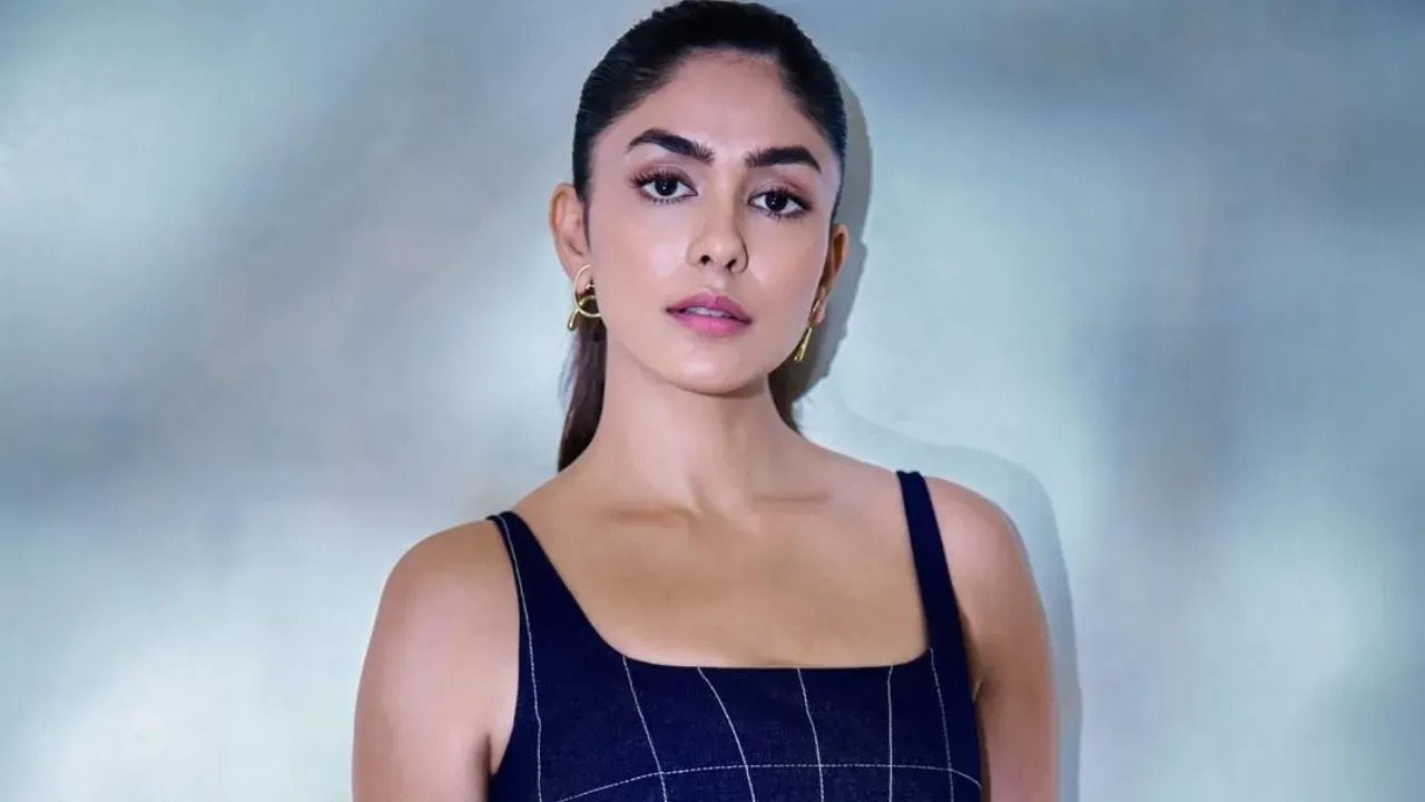 Mrunal Thakur Blushes as “Chennai” Tease Sparks Fresh Dating Buzz With Dhanush