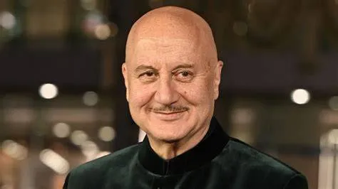 Anupam Kher Praises Security Guard for Honesty After Recovering Lost Credit Card
