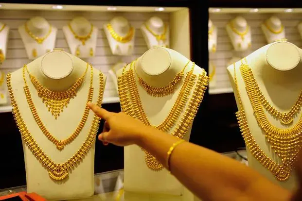 Gold, Silver Prices Surge as Weak Dollar Lifts Bullion Markets