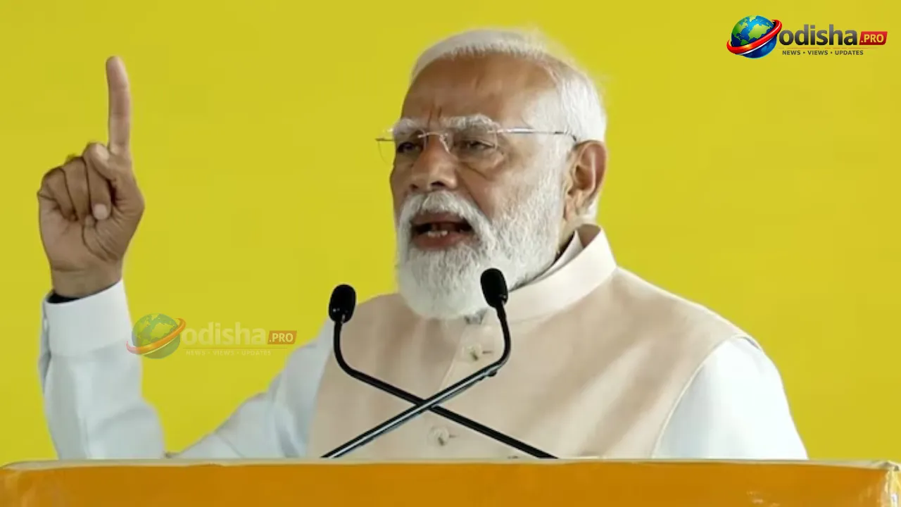 PM Narendra Modi Launches ₹5,650 Crore Development Projects in Tamil Nadu, Flags Off New Trains