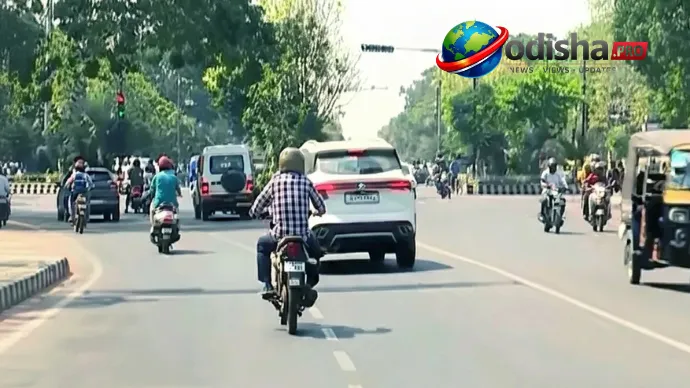 ଓଡ଼ିଶାରେ ତାପମାତ୍ରା ୨–୩°C ବଢ଼ିବ; କିଛି ଜିଲ୍ଲା ପାଇଁ ବଜ୍ରପାତ ଓ ଝଡ଼ ବାତ୍ୟା ସତର୍କତା ଜାରି