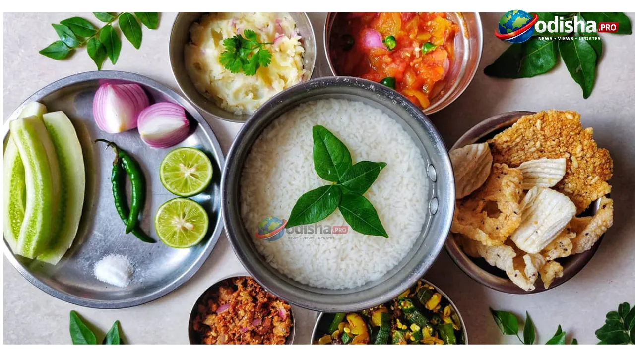 ପଖାଳର ସାଥୀ ସ୍ୱାଦ: ପାରମ୍ପରିକ ଓଡ଼ିଆ ଖାଦ୍ୟର ରଙ୍ଗିନ ପ୍ଲେଟ୍