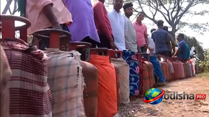 ପଶ୍ଚିମ ଏସିଆ ସଙ୍କଟରେ LPG ଅଭାବ: ସରକାର PNG କୁ ବଦଳ ପାଇଁ ଜୋର ଦେଉଛି