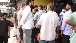 ଏଲପିଜି ଅଭାବକୁ ନେଇ ଭୁବନେଶ୍ୱରରେ ତଣାପୋଡ଼: ଗ୍ୟାସ୍ ଏଜେନ୍ସି ବିରୋଧରେ କଳାବଜାରି ଅଭିଯୋଗ, ଏଫଆଇଆର୍ ଦାଖଲ