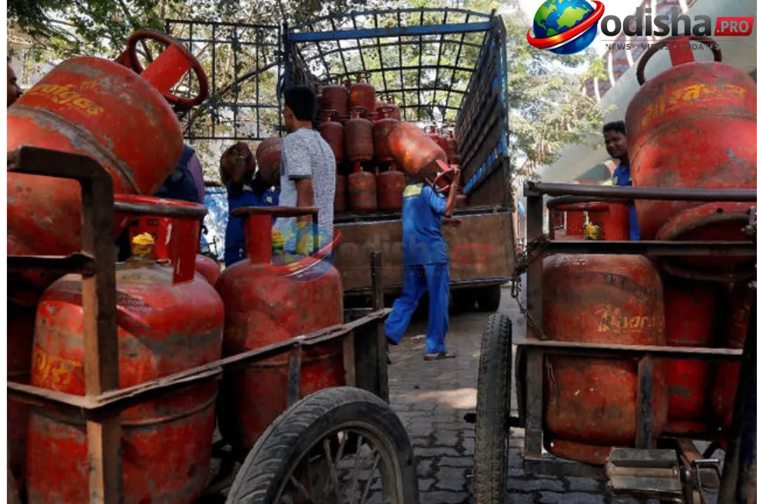 Domestic LPG Price Hiked by Rs 60, Commercial Cylinders Costlier by Rs 115 Amid Iran War