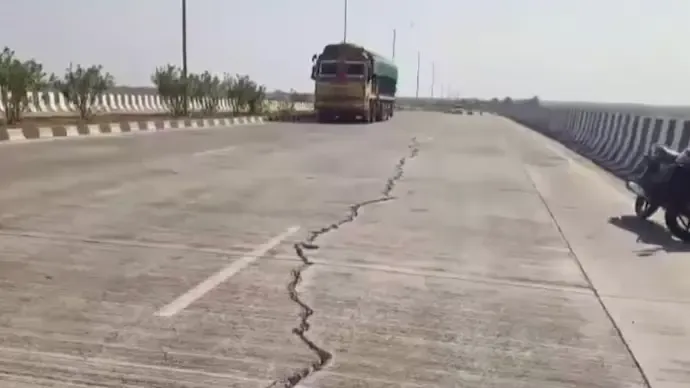 Cracks Appear on Gujarat Bridge on NH-51, Locals Raise Safety Concerns