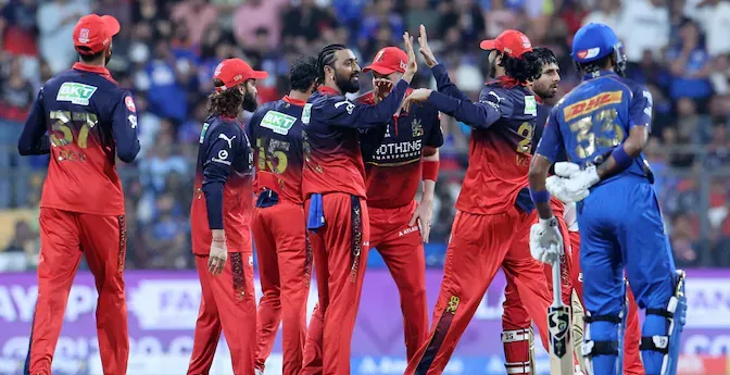 ମ୍ୟାଚ୍‌ ମଧ୍ୟରେ ବଲ୍‌କୁ ନେଇ ବିବାଦ: RCB ବିଜୟୀ, ମୁମ୍ବାଇକୁ 18 ରନ୍‌ରେ ହରାଇଲା