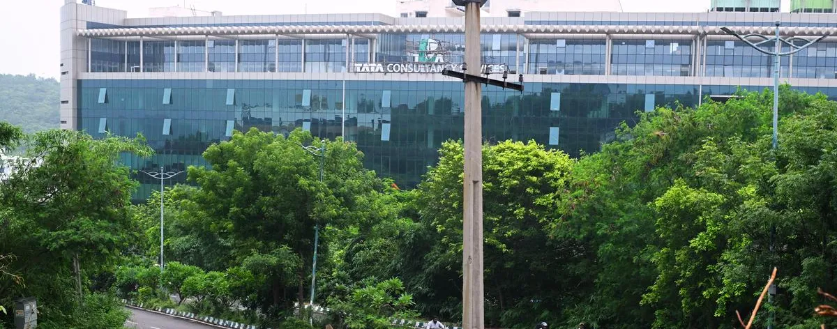 ନାଶିକ TCS ଧର୍ମାନ୍ତରଣ ମାମଲା: କଠୋର କାର୍ଯ୍ୟାନୁଷ୍ଠାନ ଦାବି, ଟାଟା ସନ୍ସ ଅଧ୍ୟକ୍ଷଙ୍କ ପ୍ରତିକ୍ରିୟା