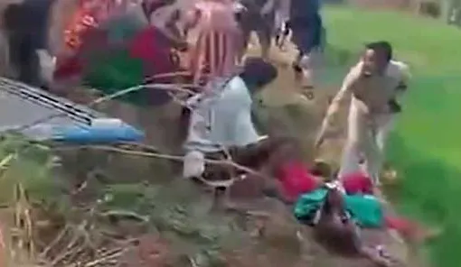 କୋରାପୁଟରେ ବିବାହ ଫେରାରେ ଦୁର୍ଘଟଣା: ଘାଟି ରାସ୍ତାରେ ଗାଡ଼ି ଉଲଟି ୩୩ ଆହତ