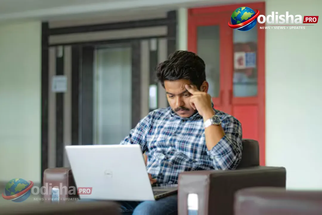 କର୍ମଚାରୀ 60% କାମ ଆଟୋମେଟ୍ କଲେ, ସମୟ ବଞ୍ଚିଲା—କିନ୍ତୁ ବସ୍‌କୁ କହିବେ କି ନାହିଁ ଭାବନା