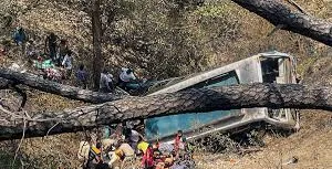 ଜମ୍ମୁ-କାଶ୍ମୀର ଉଦ୍ଧମପୁରରେ ଭୟଙ୍କର ବସ୍ ଦୁର୍ଘଟଣା : ଖାଇକୁ ଖସି ୧୫ ଯାତ୍ରୀଙ୍କ ମୃତ୍ୟୁ, ଅନେକ ଆହତ