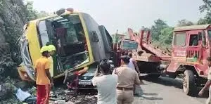 ମୟୂରଭଞ୍ଜର ବାଙ୍ଗିରିପୋସି ଘାଟରେ ବ୍ରେକ୍‌ ଫେଲ୍‌ ହେବାରୁ ବସ୍‌ ଖସିଗଲା; ୧୦୦ରୁ ଅଧିକ ଯାତ୍ରୀ ବଡ଼ ଦୁର୍ଘଟଣାରୁ ବଞ୍ଚିଲେ