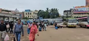 ଭାରତ ବନ୍ଦର ପ୍ରଭାବ: ବୋଲାଙ୍ଗୀରରେ ସାଧାରଣ ଜୀବନ ବ୍ୟାହତ, ରାସ୍ତାରେ ପ୍ରତିବାଦ