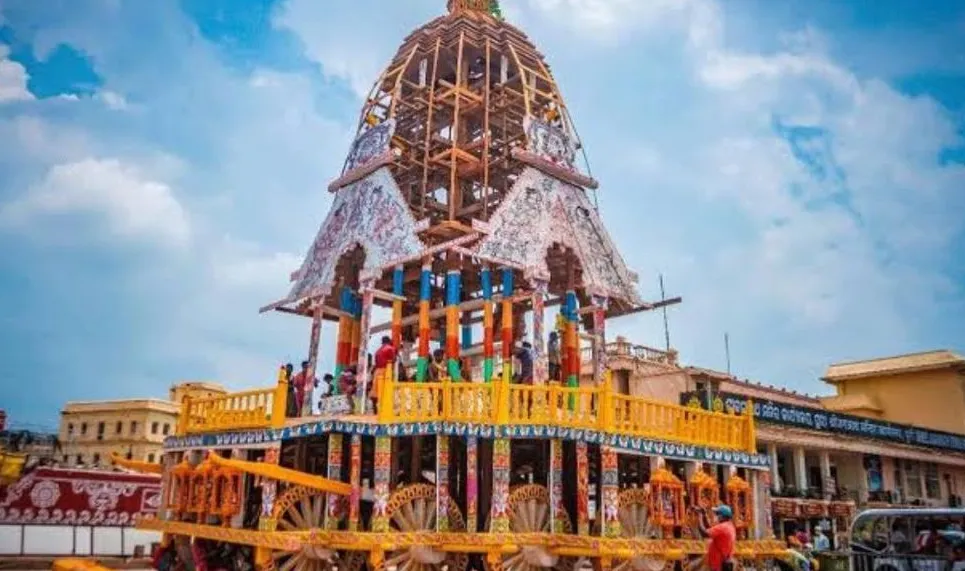 ରଥଖଳାରେ ଜୋରଦାର ରଥନିର୍ମାଣ, ରଥଯାତ୍ରା ପାଇଁ ଆଗେଇଲା କାମ