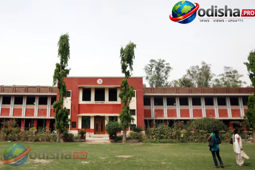 Hansraj College ରେ ଫେଷ୍ଟ ଅସନ୍ତୋଷ: 30 ଛାତ୍ର ସସ୍ପେଣ୍ଡ, DUSU କହିଲା ‘ଅଗଣତାନ୍ତ୍ରିକ’