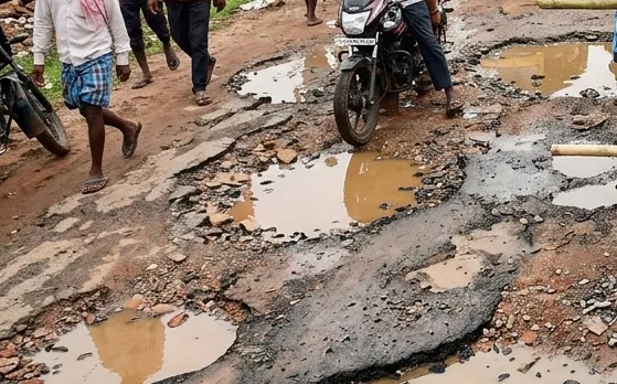 କେନ୍ଦୁଝର ଚମ୍ପୁଆ NACର ଅବହେଳିତ ରାସ୍ତା ବିପଦଜନକ, ତୁରନ୍ତ ମରାମତି ଦାବି