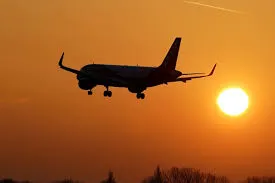 ଇନ୍ଧନ ଦର ବୃଦ୍ଧିରେ ବିମାନ ସେବା ବନ୍ଦ ହେବା ଆଶଙ୍କା; ସରକାରଙ୍କୁ ସତର୍କ କଲେ ଏୟାର ଇଣ୍ଡିଆ, ଇଣ୍ଡିଗୋ ଓ ସ୍ପାଇସଜେଟ୍