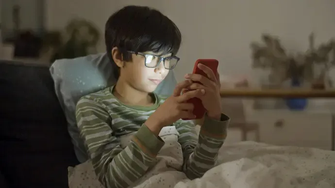 ଛୋଟ ପିଲାଙ୍କୁ ଅଧିକ screen time ଦେଉଛନ୍ତି କି? Brain development ଉପରେ ପଡ଼ିପାରେ ପ୍ରଭାବ