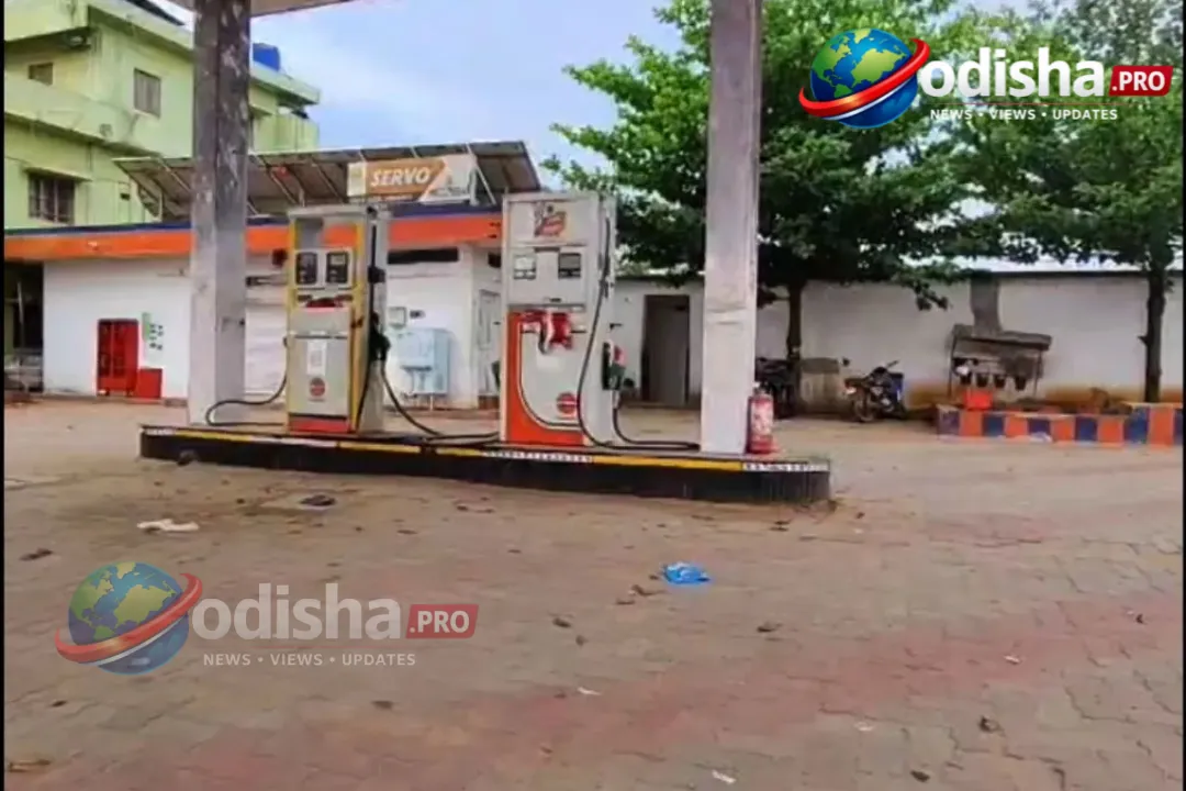 କୋରାପୁଟରେ ଇନ୍ଧନ ସଙ୍କଟ: ୮ ଦିନ ଧରି ପେଟ୍ରୋଲ ପମ୍ପ ବନ୍ଦ, ଲକ୍ଷ୍ମୀପୁରରେ ପ୍ରଭାବ