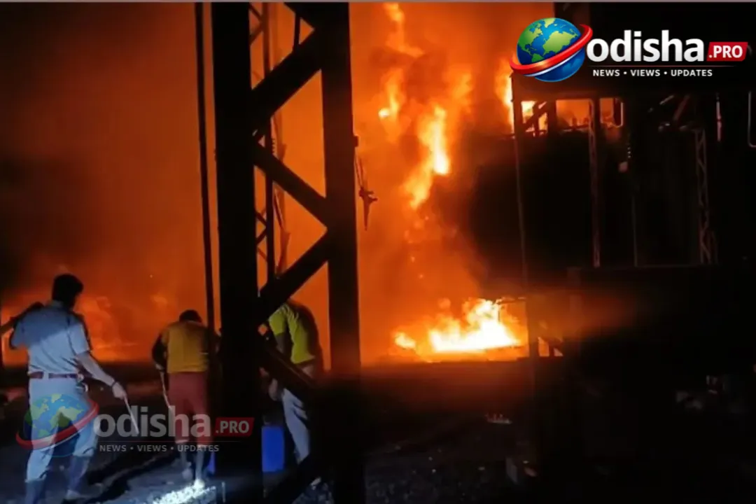 ସୁନ୍ଦରଗଡ଼ରେ ରେଲୱେ ଗ୍ରିଡ୍‌ରେ ବିସ୍ଫୋରଣ: ଭୟଙ୍କର ଅଗ୍ନିକାଣ୍ଡ ସୃଷ୍ଟି