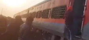 ମଥୁରା ଜଙ୍କସନ ନିକଟରେ ସମ୍ପର୍କ କ୍ରାନ୍ତି ଏକ୍ସପ୍ରେସ୍‌ରେ ଧୂଆଁ; ବ୍ରେକ୍ ସମସ୍ୟାରୁ ଘଟିଲା ଘଟଣା