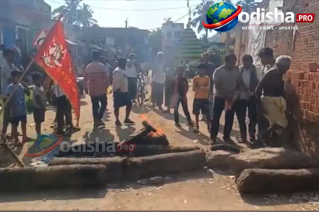 ଗଞ୍ଜାମର ସିଙ୍ଗିପୁରରେ ମାସେଧରି ପାଣି ସମସ୍ୟା, ରାସ୍ତା ଅବରୋଧ କଲେ ଗ୍ରାମବାସୀ