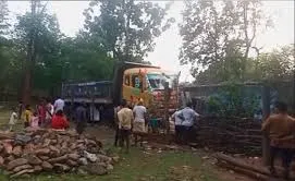 ସୁନ୍ଦରଗଡ଼ରେ ନିୟନ୍ତ୍ରଣ ହରାଇ ଘରେ ପଶିଲା ହାଇୱା; ଅଳ୍ପକେ ବର୍ତ୍ତିଲେ ୩ ଶିଶୁ