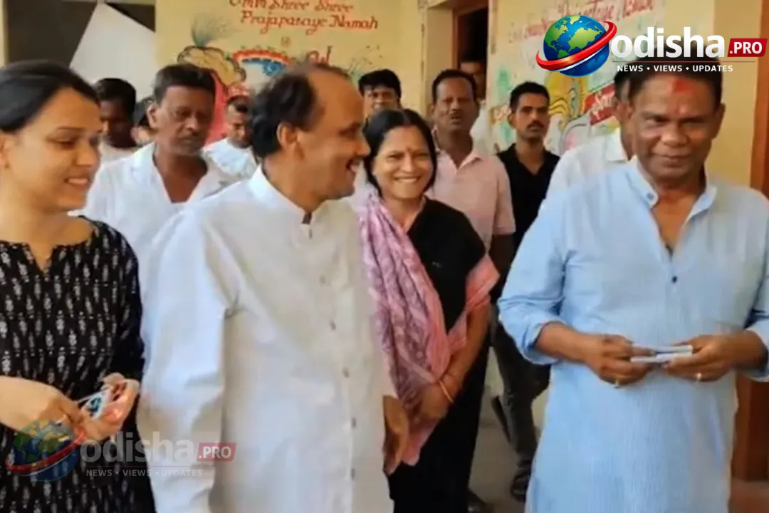 ରାଜ୍ୟସଭା ସାଂସଦ ଦିଲୀପ ରାୟ ସସ୍ପେଣ୍ଡେଡ୍ ବିଜେଡି ବିଧାୟକ ସୌଭିକ ବିଶ୍ୱାଳଙ୍କୁ ସାକ୍ଷାତ, ଓଡ଼ିଶାରେ ରାଜନୈତିକ ଚର୍ଚ୍ଚା ତେଜ