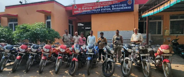 କମିଶନରେଟ୍ ପୁଲିସର ବଡ଼ ସଫଳତା, ଆନ୍ତର୍ରାଜ୍ୟ ବାଇକ୍ ଚୋରି ଗ୍ୟାଙ୍ଗ ଧରା; ୩ ଗିରଫ, ୧୫ ଚୋରା ବାଇକ୍ ଜବତ