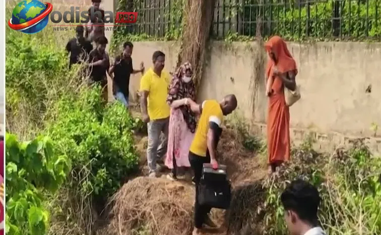 ଭଦ୍ରକରେ ନଦୀ କୂଳରୁ ଅଜଣା ମହିଳାଙ୍କ ମୃତଦେହ ଉଦ୍ଧାର, ହତ୍ୟା ସନ୍ଦେହ