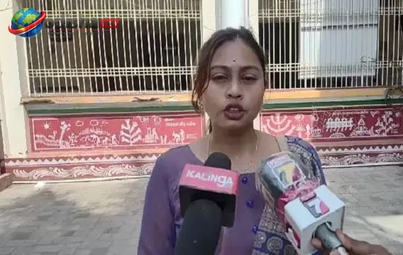 କେନ୍ଦ୍ରାପଡ଼ାରେ ସରପଞ୍ଚଙ୍କ ବିରୋଧରେ ମାମଲା: ପୋଲିସକୁ ଆକ୍ରମଣ ଓ ମହିଳା SIଙ୍କୁ କାମୁଡ଼ିବା ଅଭିଯୋଗ