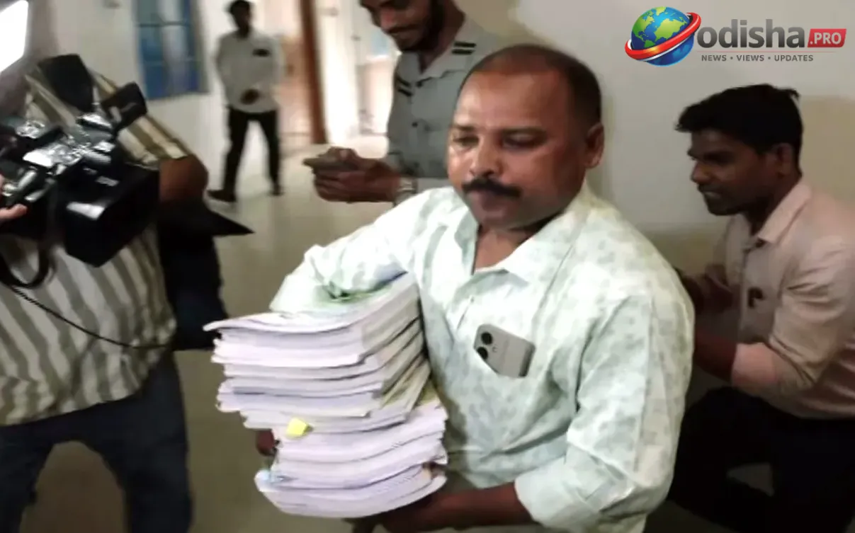 ପାଠ୍ୟପୁସ୍ତକରେ ୧,୭୦୦ ତ୍ରୁଟି: ୭ ଦିନ ମଧ୍ୟରେ ରିପୋର୍ଟ ଦେବାକୁ ଉଚ୍ଚସ୍ତରୀୟ ତଦନ୍ତର ନିର୍ଦ୍ଦେଶ ଦେଲେ ମୁଖ୍ୟମନ୍ତ୍ରୀ