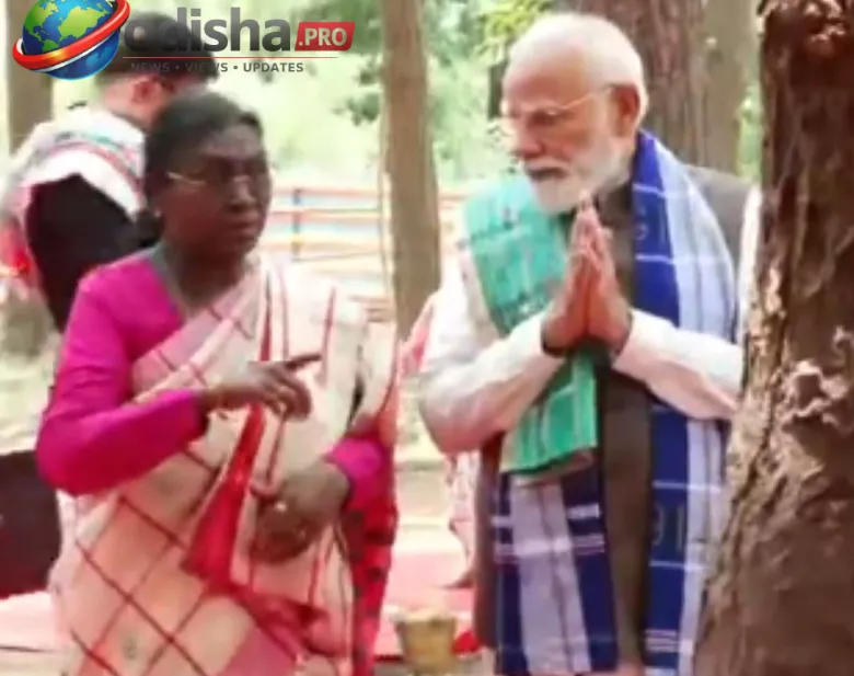 ମୟୂରଭଞ୍ଜରେ ଆଦିବାସୀ ପବିତ୍ର ସ୍ଥଳରେ ପୂଜା କଲେ ରାଷ୍ଟ୍ରପତି ଦ୍ରୌପଦୀ ମୁର୍ମୁ ଓ ପ୍ରଧାନମନ୍ତ୍ରୀ ମୋଦି; ୪୭,୬୦୦ କୋଟି ଟଙ୍କାର ପ୍ରକଳ୍ପର ଶିଳାନ୍ୟାସ ଓ ଉଦ୍‌ଘାଟନ