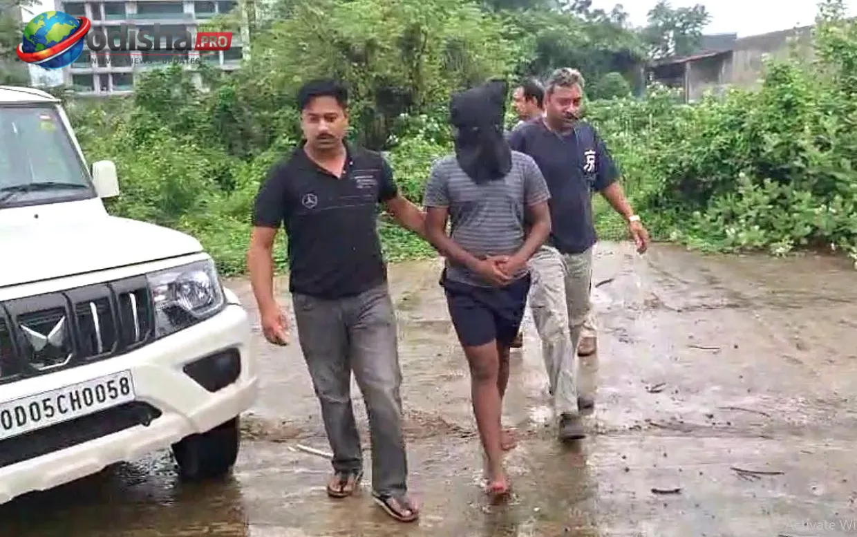 ଭୁବନେଶ୍ୱର କୋଳଥିଆ ଦୁଇ ହତ୍ୟାକାଣ୍ଡର ପର୍ଦ୍ଦାଫାଶ; ଦୁଇ ନାବାଳକ ଛାତ୍ର ଗିରଫ, ପୁଅ ପରେ ବାପାଙ୍କ ମୃତ୍ୟୁ