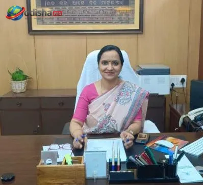 ବିକେ ପାଣ୍ଡିଆନଙ୍କ ପତ୍ନୀ ସୁଜାତା କାର୍ତ୍ତିକେୟନଙ୍କ ସମ୍ଭାବ୍ୟ ବିଜେଡି ପ୍ରବେଶକୁ ନେଇ ରାଜନୈତିକ ଚର୍ଚ୍ଚା ତୀବ୍ର