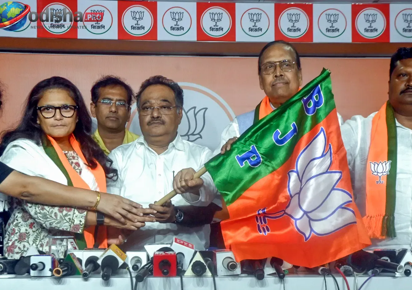 ମମତା ବାନାର୍ଜୀଙ୍କୁ ବଡ଼ ଝଟକା! TMC ଛାଡ଼ିଥିବା ୩ ପୂର୍ବତନ ସାଂସଦଙ୍କୁ BJP କଲା ରାଜ୍ୟସଭା ପ୍ରାର୍ଥୀ