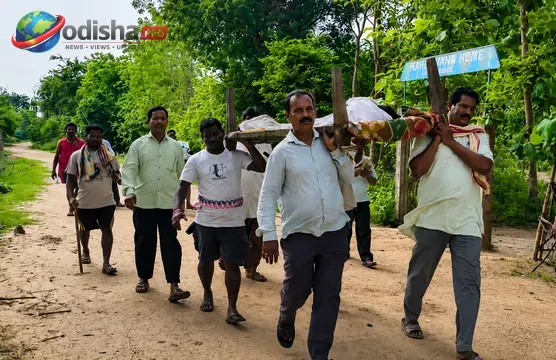 ଆନ୍ତଃଜାତି ବିବାହ ପାଇଁ ଝିଅକୁ ଶେଷ ବିଦାୟ ଦେଲେନି ବାପା-ମା’, ସାମାଜିକ କର୍ମୀଙ୍କ ସହଯୋଗରେ ହେଲା ଶେଷକୃତ୍ୟ